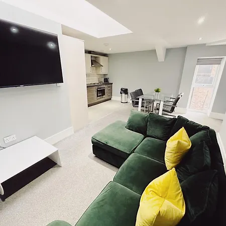 2 Bedroom Apartment In The Heart Of Newcastle - Spacious - Sleeps 7 Exterior photo