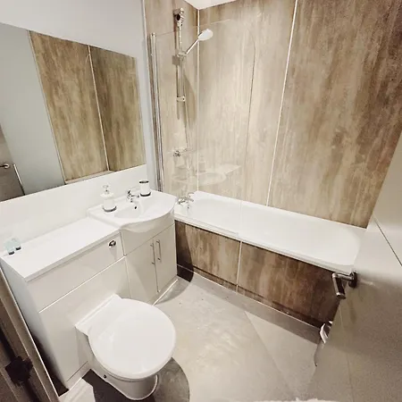 2 Bedroom Apartment In The Heart Of Newcastle - Spacious - Sleeps 7 Exterior photo