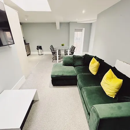 2 Bedroom Apartment In The Heart Of Newcastle - Spacious - Sleeps 7 Exterior photo
