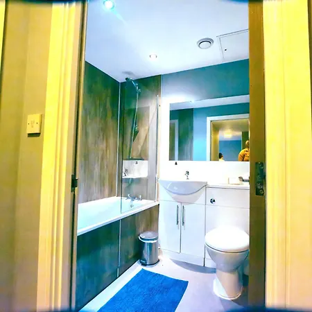 2 Bedroom Apartment In The Heart Of Newcastle - Spacious - Sleeps 7 Exterior photo