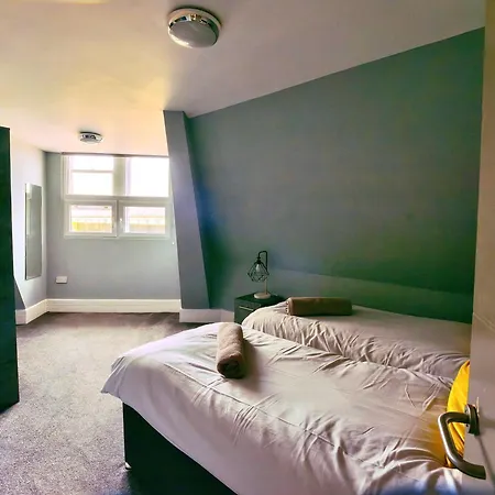 2 Bedroom Apartment In The Heart Of Newcastle - Spacious - Sleeps 7 Exterior photo